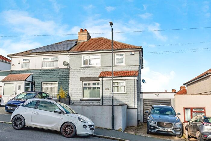 3 Bedroom Semi Detached House For Sale In Valley Road, Bristol, BS13