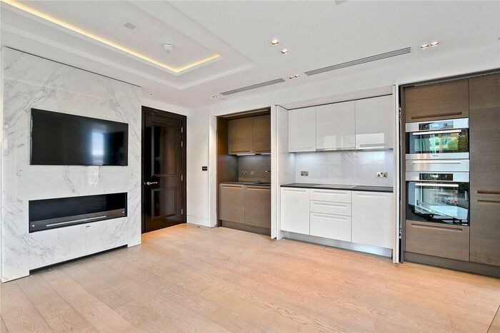 2 Bedroom Flat To Rent In Wolfe House, Kensington High Street, W14