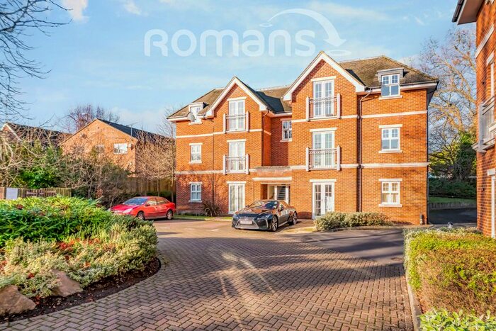 2 Bedroom Flat To Rent In Bramshott Place, Fleet, GU51
