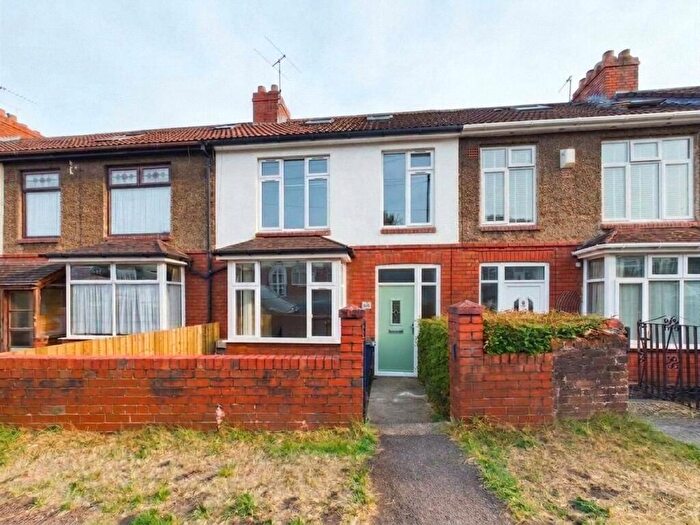 4 Bedroom Terraced House For Sale In Teewell Avenue, Staple Hill, Bristol, BS16