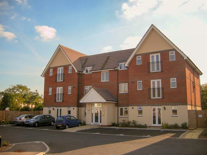 2 Bedroom Flat To Rent In Neville Court, Uxbridge Road, Hayes, UB4