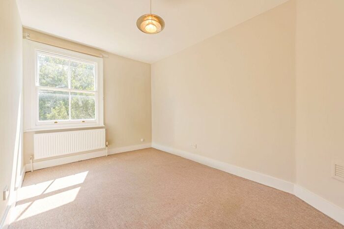 1 Bedroom Flat To Rent In Castlebar Road, Ealing Broadway, London, W5