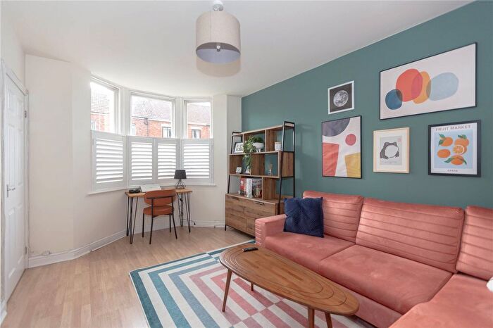 2 Bedroom End Of Terrace House To Rent In Downend Road, Horfield, Bristol, BS7