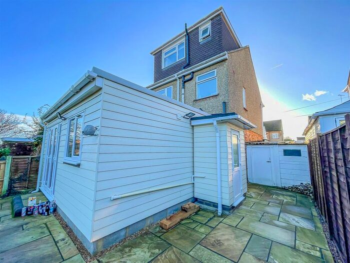 4 Bedroom Semi-Detached House For Sale In Bramfield Road West, Rayleigh, SS6