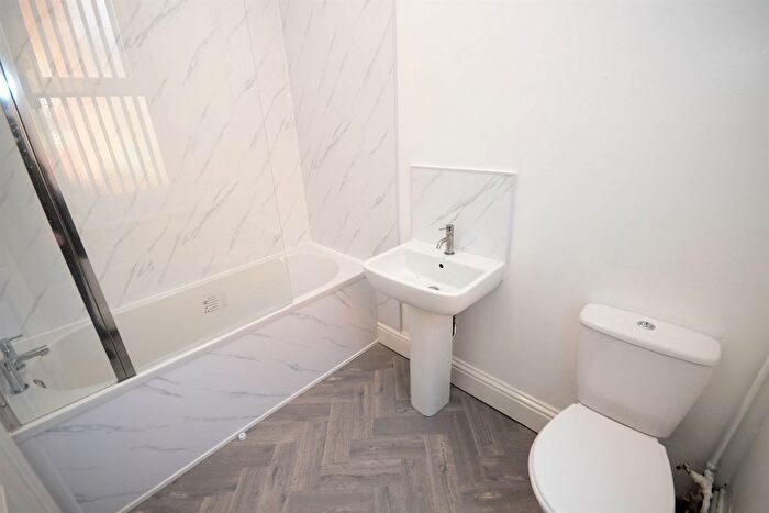 2 Bedroom Flat For Sale In Fern Dene Road, Bensham, Gateshead, NE8