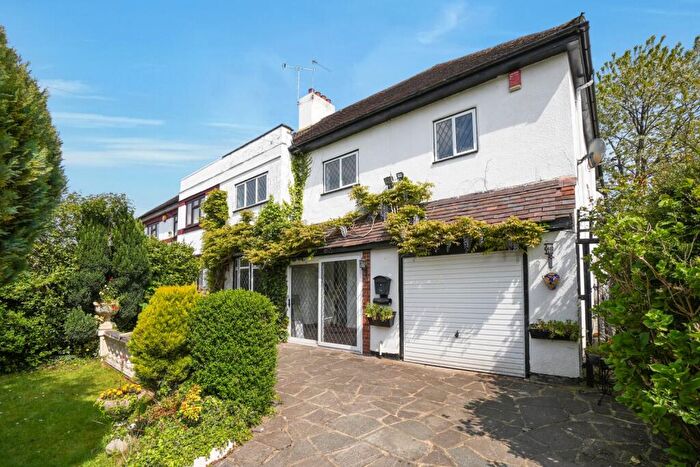 5 Bedroom Semi Detached House For Sale In Camley Gardens, Maidenhead, SL6