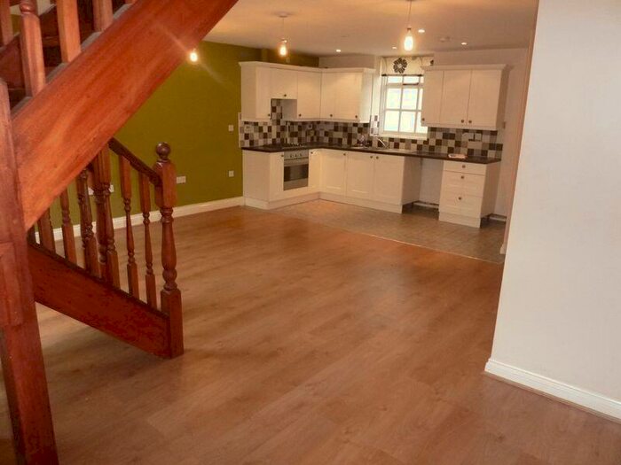 2 Bedroom Mews To Rent In The Church Mews, Branksome Road, Southend-On-Sea, SS2