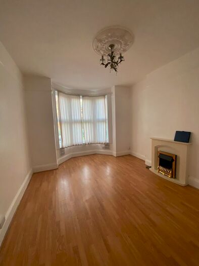 2 Bedroom Flat To Rent In Barry Road, East Dulwich SE22