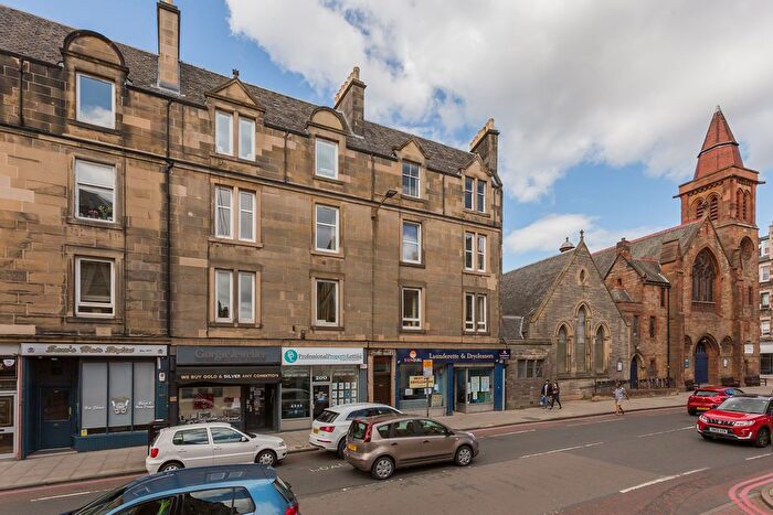 3 Bedroom Flat To Rent In Gorgie Road, Gorgie, Edinburgh, EH11