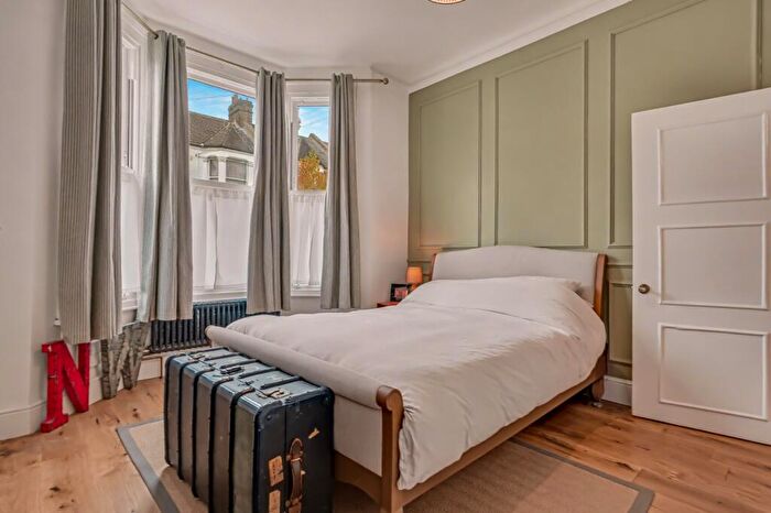 2 Bedroom Flat For Sale In Compton Road, Kensal Green, London, NW10