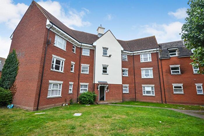 2 Bedroom Apartment To Rent In Tattersalls Chase, Southminster, CM0
