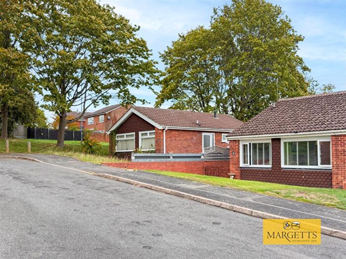 2 Bedroom Semi-Detached Bungalow For Sale In Westcliffe Drive, Central Woodloes Park, Warwick, CV34