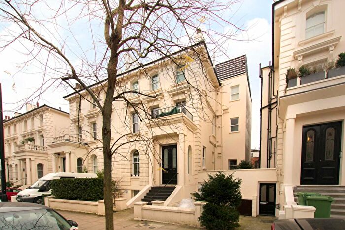 3 Bedroom Flat To Rent In Buckland Crescent, Belsize Park, London, NW3