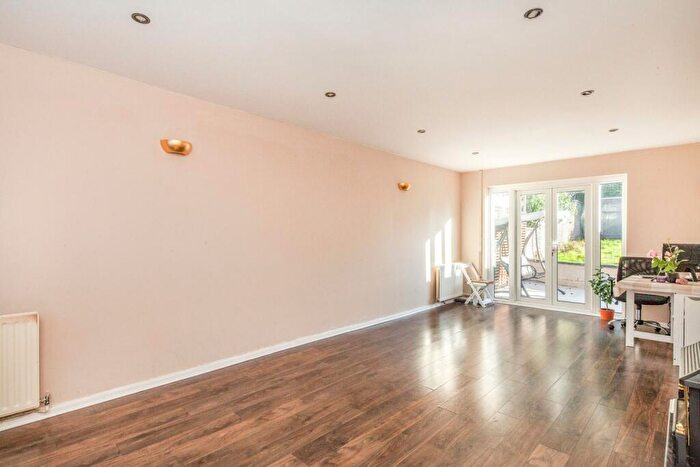 3 Bedroom Semi-Detached House To Rent In King Henrys Drive New Addington, CR0