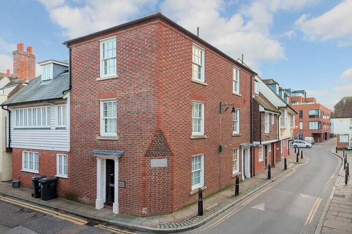 2 Bedroom Flat To Rent In Heritage Court, Stour Street, Canterbury CT1