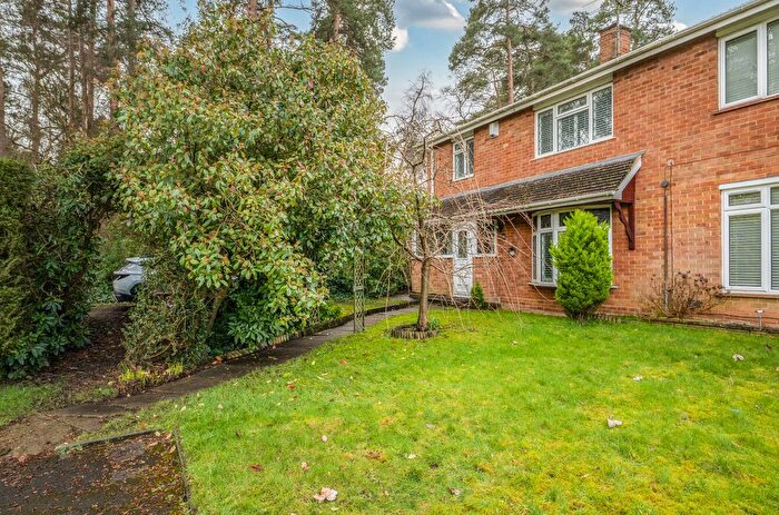 3 Bedroom Semi Detached House For Sale In Segsbury Grove, Bracknell, Berkshire, RG12