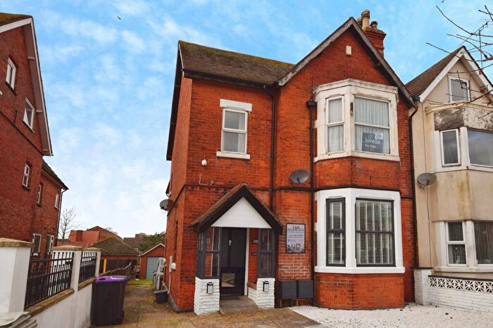 2 Bedroom Flat For Sale In Lumley Avenue, Skegness, PE25