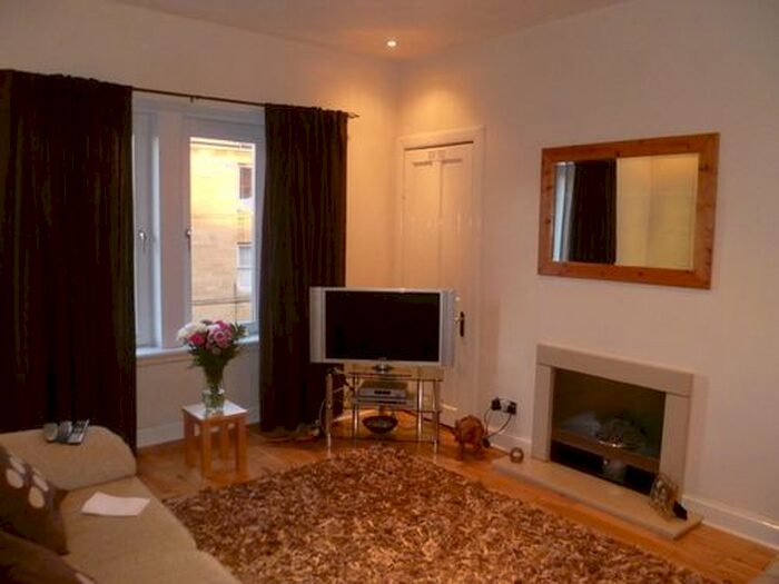 1 Bedroom Flat To Rent In Albert Street, Edinburgh, EH7