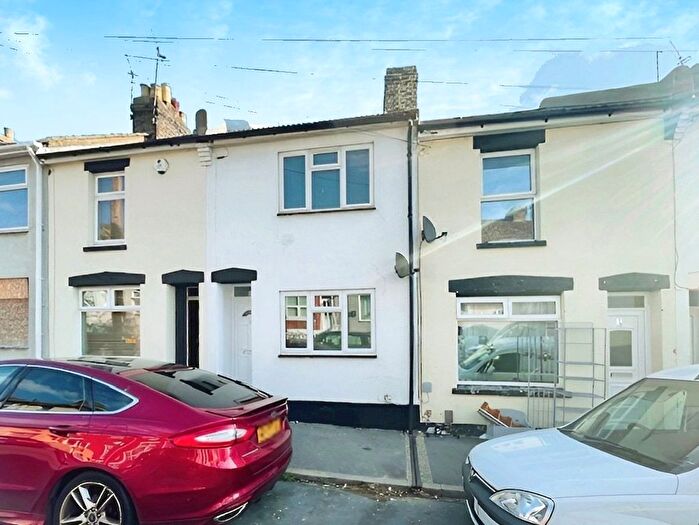 2 Bedroom Terraced House To Rent In Glencoe Road, Chatham, Kent, ME4
