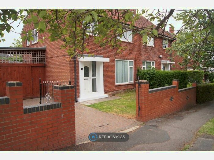 3 Bedroom Semi-Detached House To Rent In Kentmere Avenue, Leeds, LS14