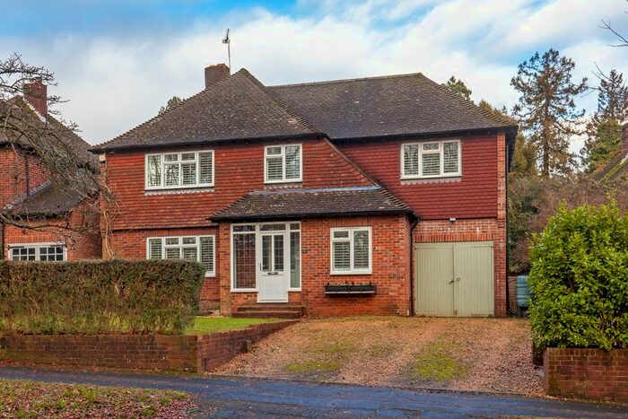 4 Bedroom Detached House To Rent In Kilham Lane, Winchester, SO22