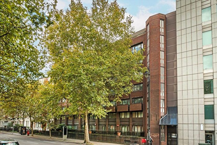 2 Bedroom Flat For Sale In Cromwell Road, Kenway Village, SW5
