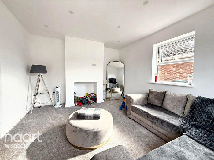 2 Bedroom Detached Bungalow For Sale In Money Bank, Wisbech, PE13