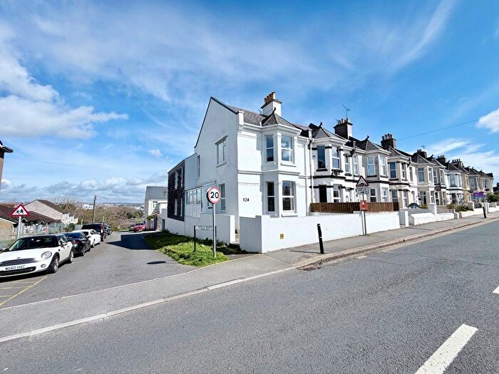 2 Bedroom Flat For Sale In Antony Road, Torpoint, Cornwall, PL11