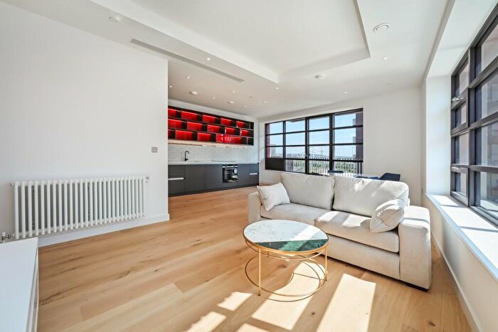 2 Bedroom Flat For Sale In Defoe House, London City Island, City Island Way, London, E14