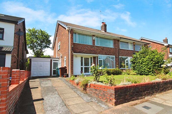 4 Bedroom Semi-Detached House For Sale In Rochford Avenue, Whitefield, Manchester, M45