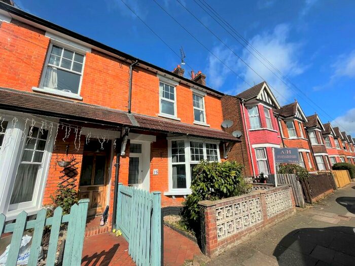 4 Bedroom Semi-Detached House To Rent In Glenferrie Road, St. Albans, Hertfordshire, AL1