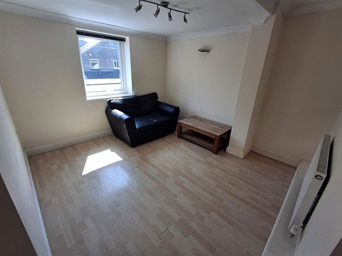 1 Bedroom Flat To Rent In Ruthin Gardens, Cathays, CF24