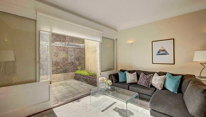 2 Bedroom Apartment To Rent In Park Road, St Johns Wood, NW8