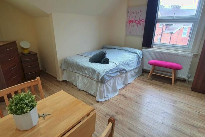 Studio To Rent In St. Pauls Avenue, Willesden Green, NW2