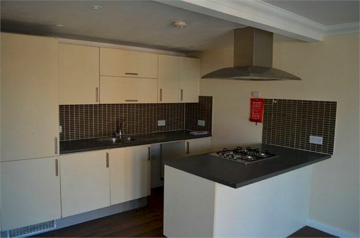 2 Bedroom Flat To Rent In Berengers Place, Dagenham, RM9