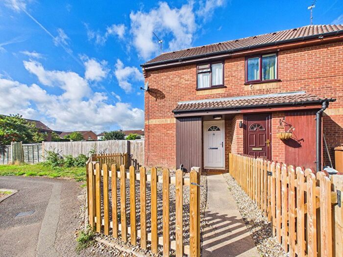 1 Bedroom Terraced House For Sale In Ladywalk, Maple Cross, Rickmansworth, WD3