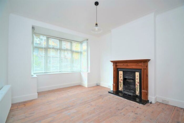 3 Bedroom Terraced House To Rent In Malyons Road London, SE13