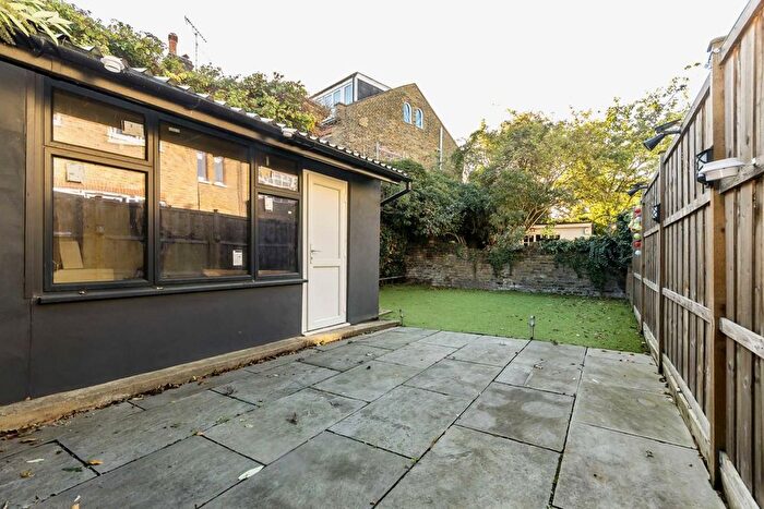 1 Bedroom Flat To Rent In Newburgh Road, Acton, W3