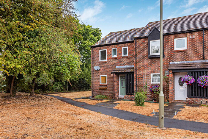 3 Bedroom End Of Terrace House For Sale In St. Johns Close, Didcot, OX11