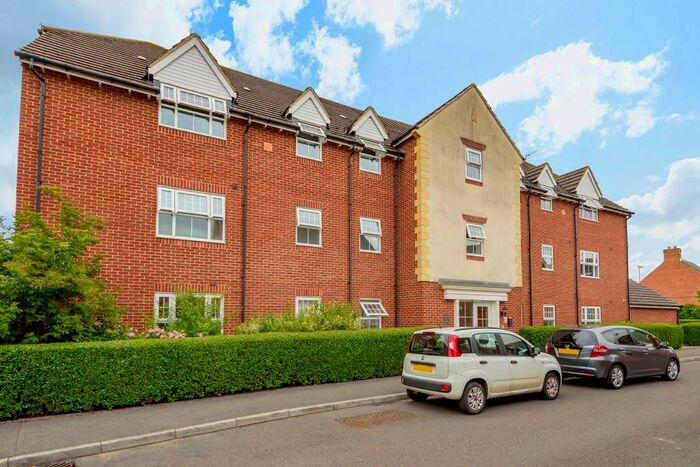 2 Bedroom Apartment To Rent In Hancock Close, Aylesbury, HP21