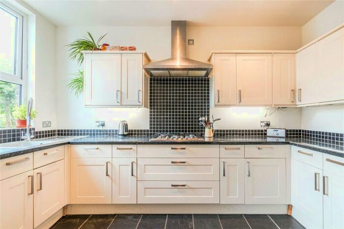 3 Bedroom Apartment To Rent In Jerningham Road, Telegraph Hill, SE14