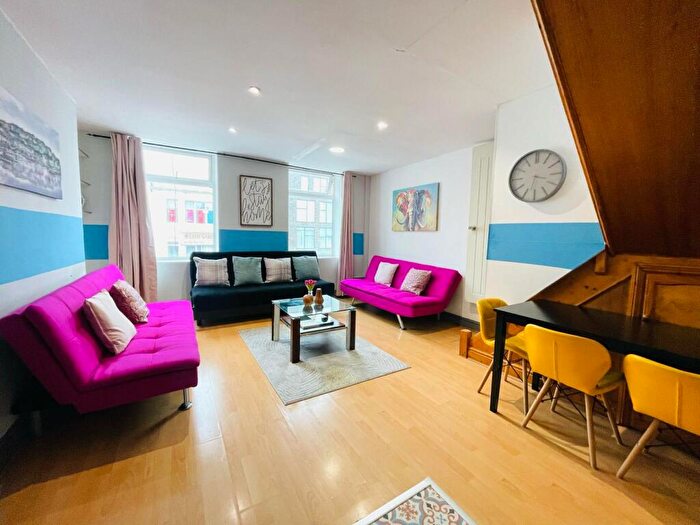 1 Bedroom Maisonette To Rent In Commercial Road, Tower Hamlets, E1
