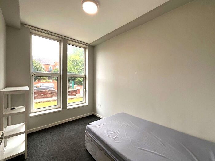 10 Bedroom Semi-Detached House To Rent In Room, - Auckland Road, Doncaster, DN2