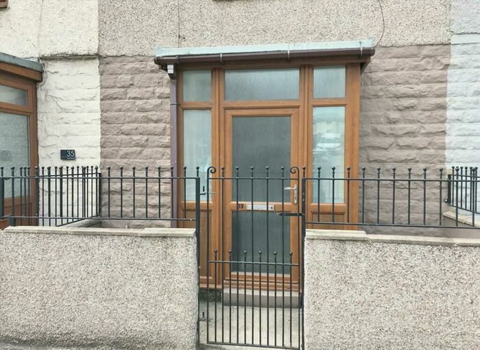 2 Bedroom House To Rent In Bulk Road, Lancaster, LA1