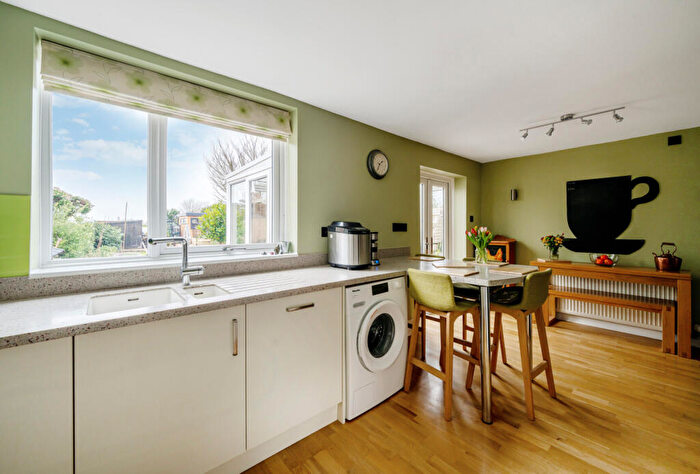 3 Bedroom Semi-Detached House For Sale In Whitecross, Abingdon, Oxfordshire, OX13