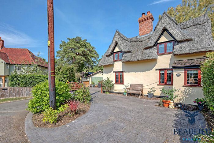 3 Bedroom Detached House For Sale In Hornells Corner, Chelmsford, CM3