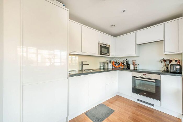 1 Bedroom Flat To Rent In Red Lion Street, Richmond, TW9