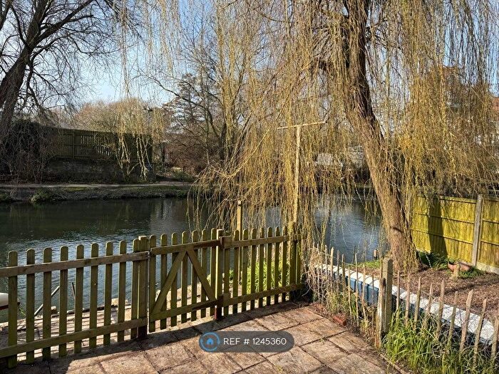 3 Bedroom Terraced House To Rent In Elgar Road, Reading, RG2