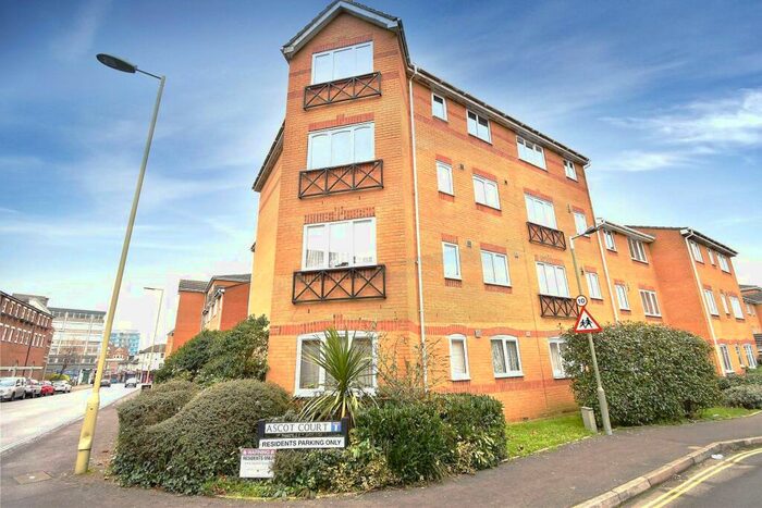 1 Bedroom Apartment To Rent In Ascot Court, Aldershot, Hampshire, GU11