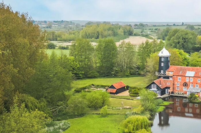 4 Bedroom Character Property For Sale In Historic Mill In Burnham Overy Town, PE31